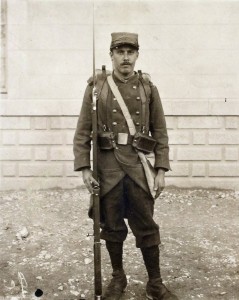 herve-lambert-en-tenue-militaire-avant-son-depart-au-front-28-octobre-1914_img